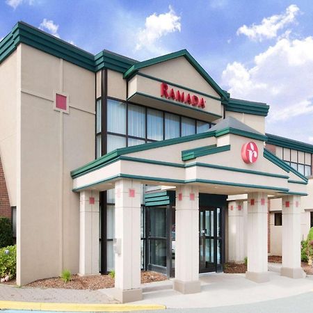 Ramada By Wyndham St. John'S Hotell Exteriör bild