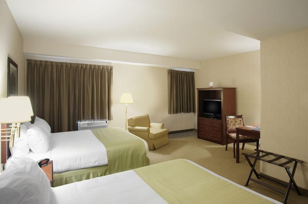 Ramada By Wyndham St. John'S Hotell Exteriör bild