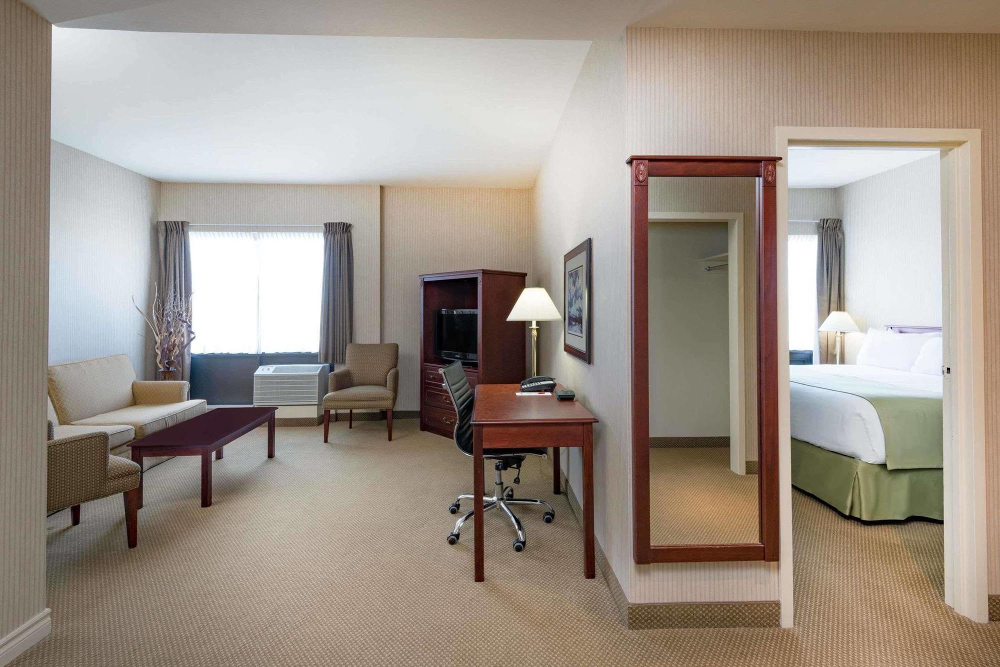 Ramada By Wyndham St. John'S Hotell Exteriör bild