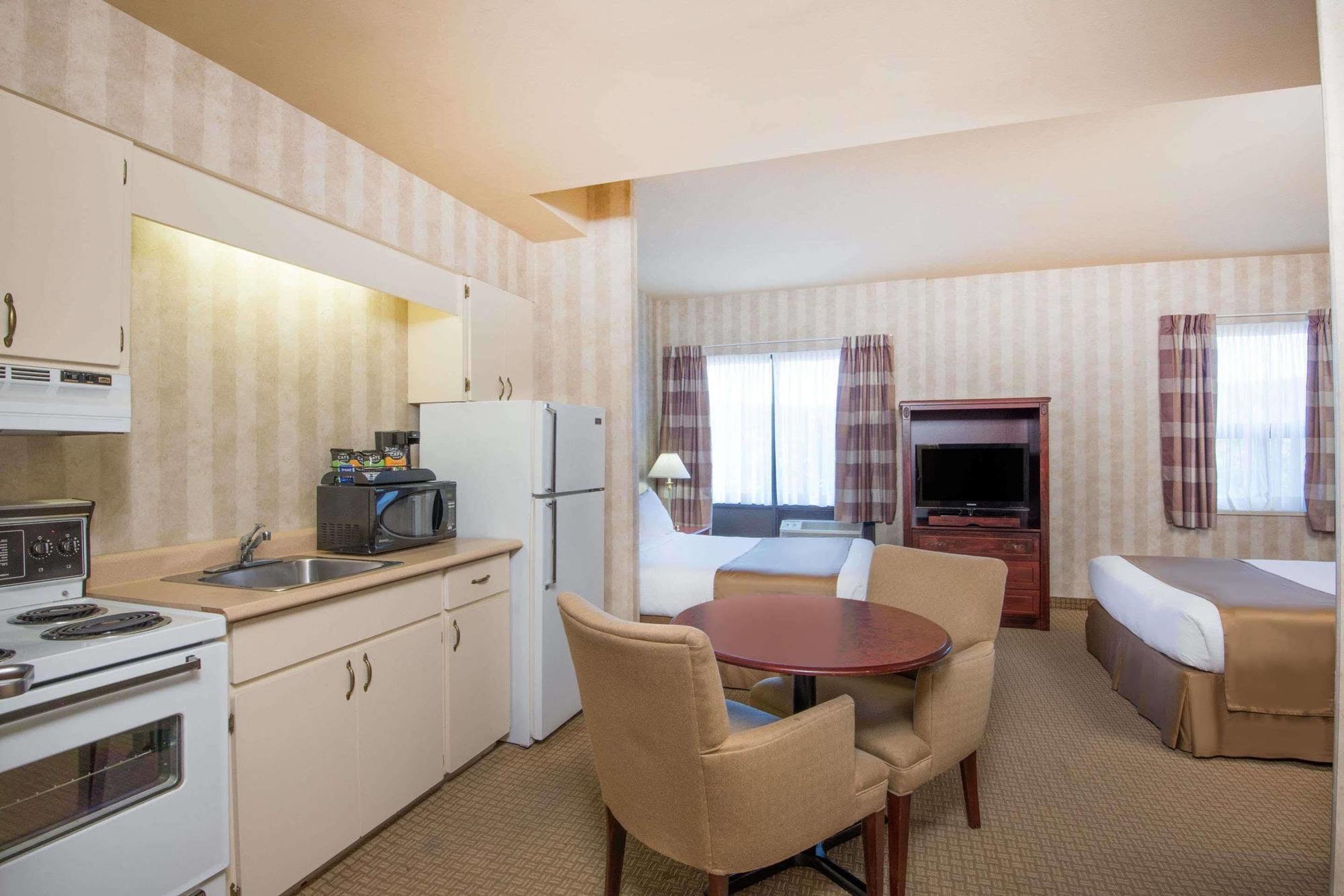 Ramada By Wyndham St. John'S Hotell Exteriör bild